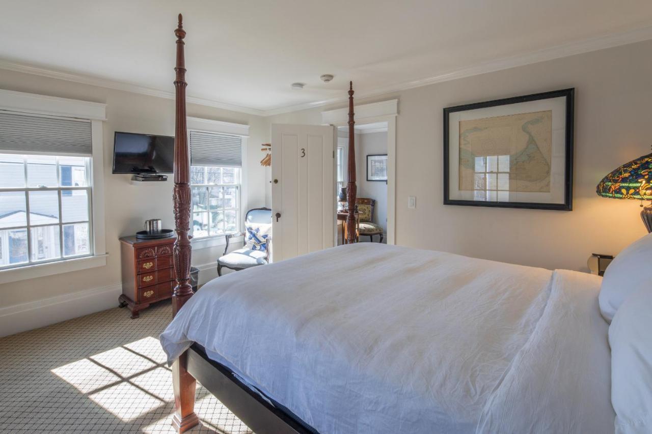 The Clarendon House 3*